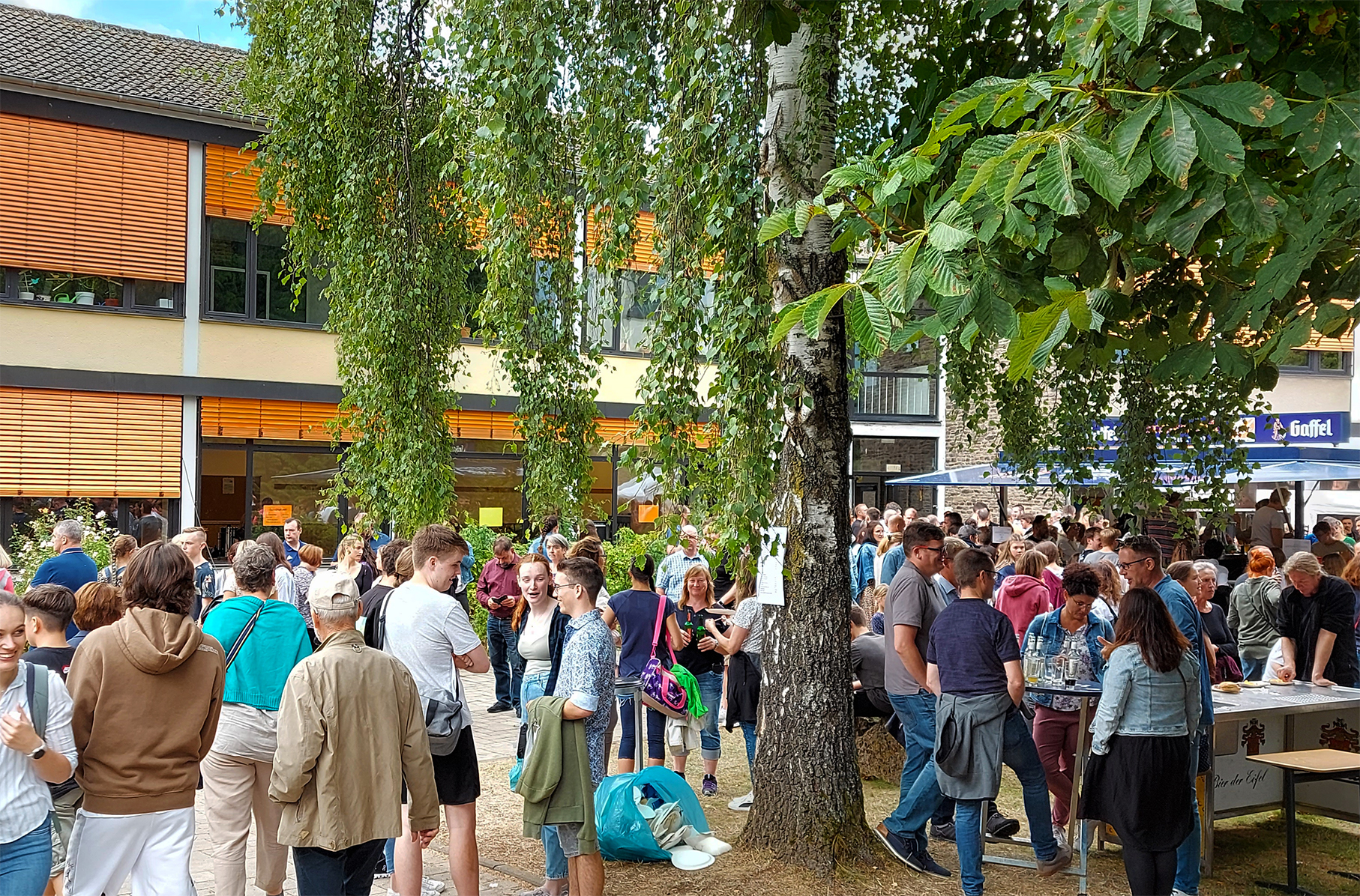 Die Schulfamilie feiert