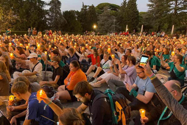 romwallfahrt-messdiener-abengottesdienst-lourdes-grotte-vatikanische-gaerten-foto-p-wieslaw-2 romwallfahrt-messdiener-abengottesdienst-lourdes-grotte-vatikanische-gaerten-foto-p-wieslaw-2